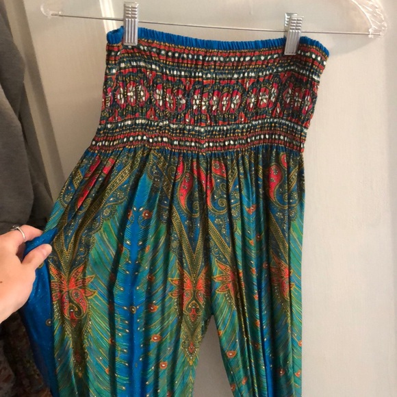 Bohemian Island Yoga Pants - Picture 2 of 3